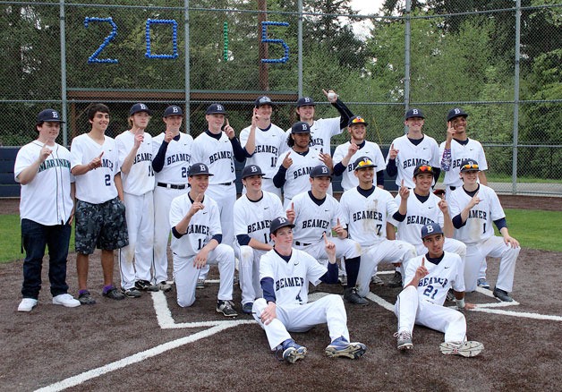 Todd Beamer’s baseball team poses for a team photo after their 4-1 win over Decatur that clinched the league title on Tuesday.