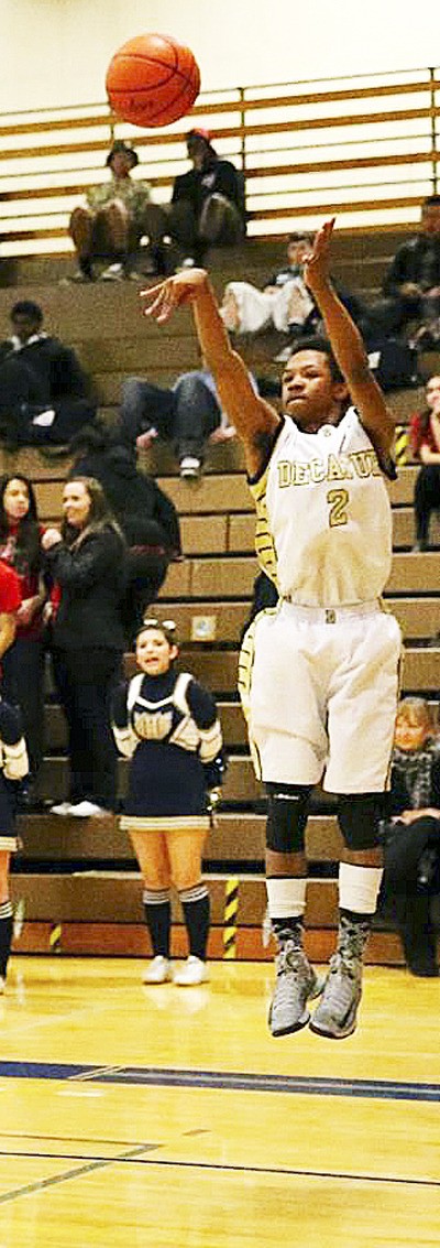 Decatur's Glen Jackson hit a layup at the buzzer Tuesday to give the Gators a 72-71 win over the Enumclaw Hornets.