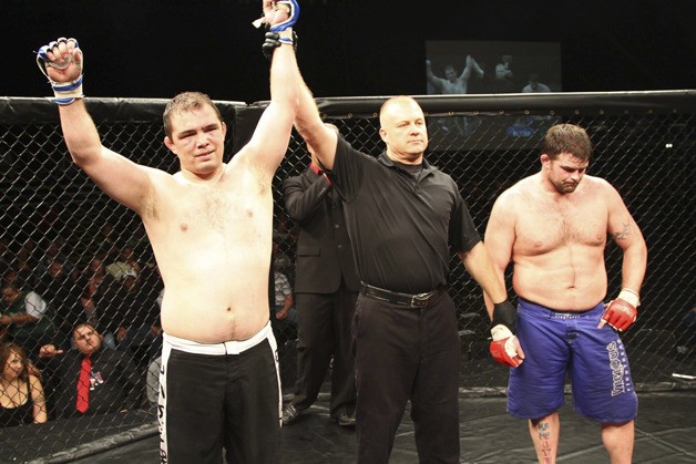 Daniel Stewart defeated Kyle Keeney in the main event at Cagesport XVI