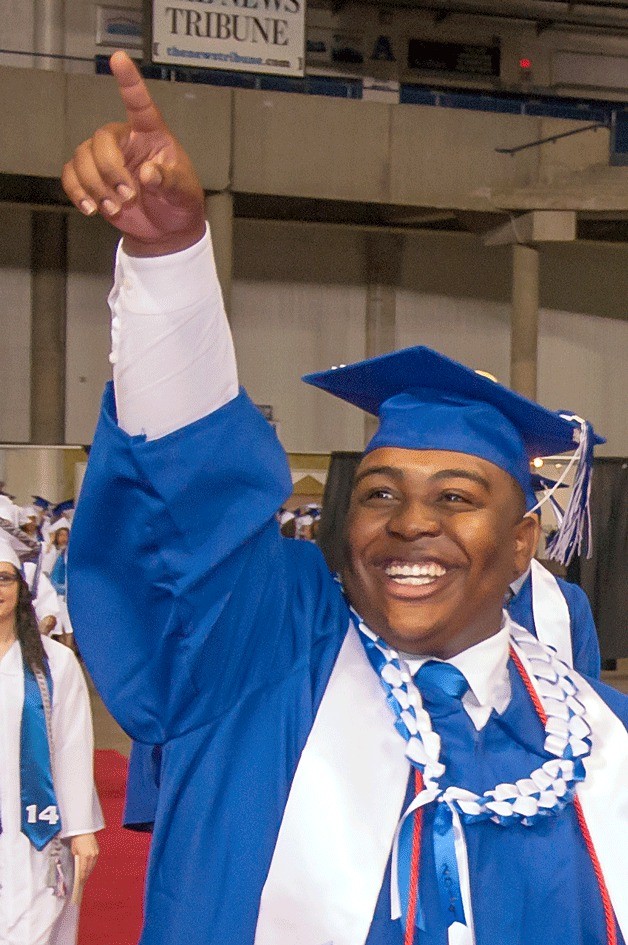 Federal Way High School graduates 376 students Slideshow Federal