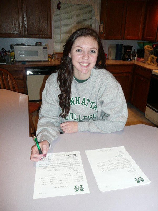 Thomas Jefferson grad Katelyn Nugent recently signed a national letter of intent to play volleyball at Manhatten College. She played the last two seasons at Green River Community College.