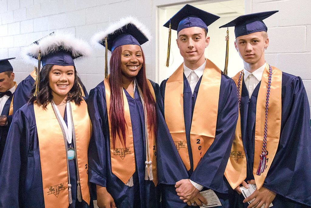Decatur High School celebrates graduates during commencement Federal