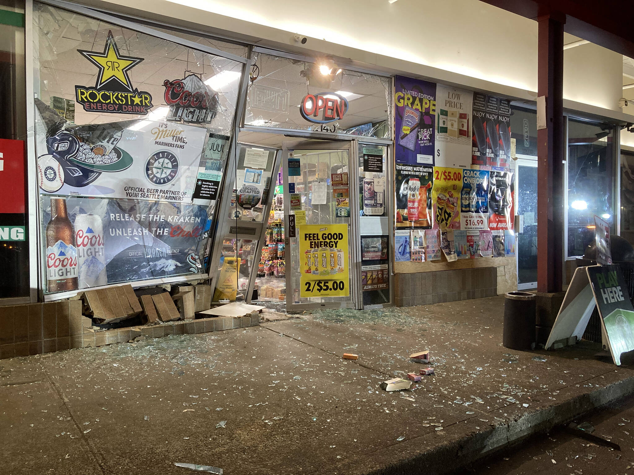 The front of Beverage and Smoke Shop in Federal Way. Photo from Federal Way Police Department Public Records