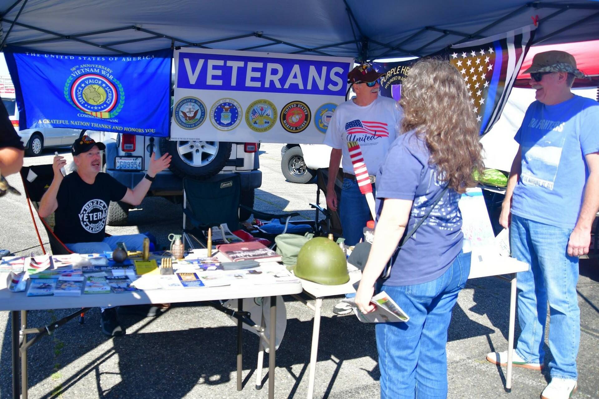 Friendly faces and local vendors can be found every Saturday at the Federal Way Farmers Market. Photo courtesy of Bruce Honda