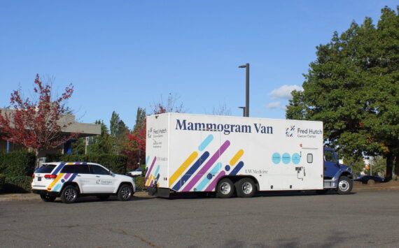 The Mammogram Van parks near Chase Bank. Photo by Keelin Everly-Lang / the Mirror