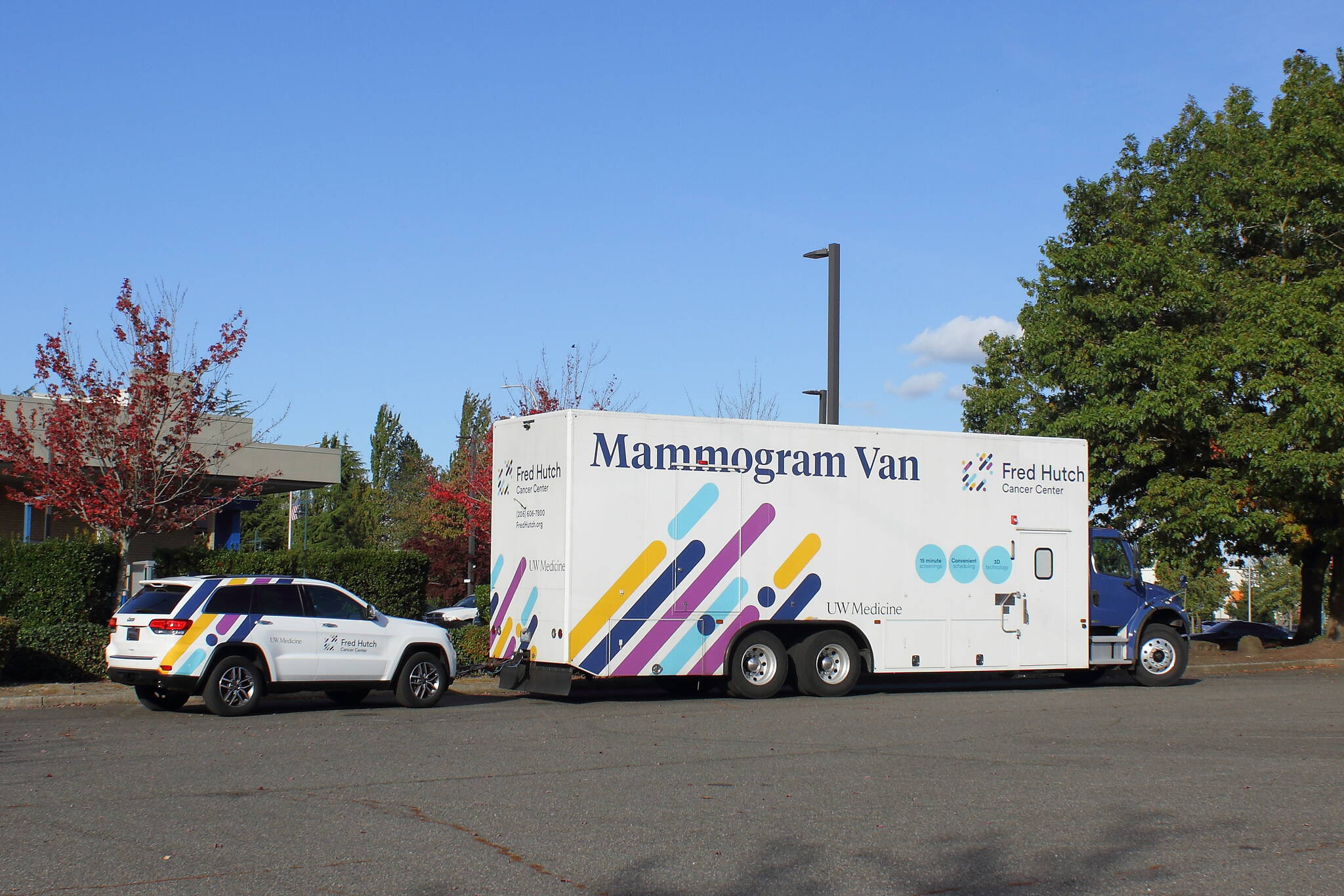 The Mammogram Van parks near Chase Bank. Photo by Keelin Everly-Lang / the Mirror