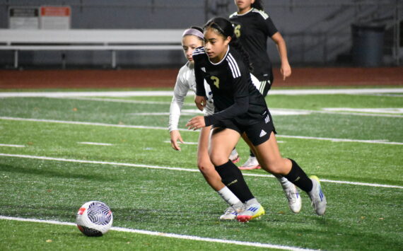 Kaihea Tuifua gets by a Lakes Lancer defender. Ben Ray / The Mirror