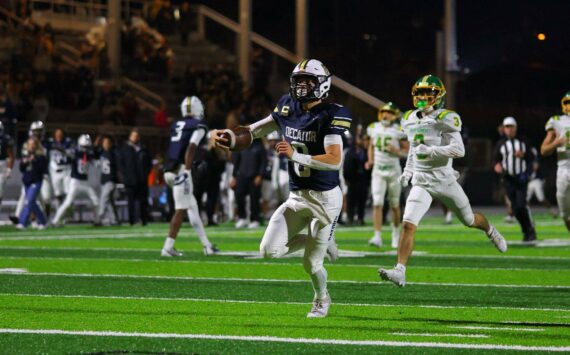 Decatur’s Spencer Holloway breaks away from the Blanchet defense. Photo provided by Maria Dorsten.