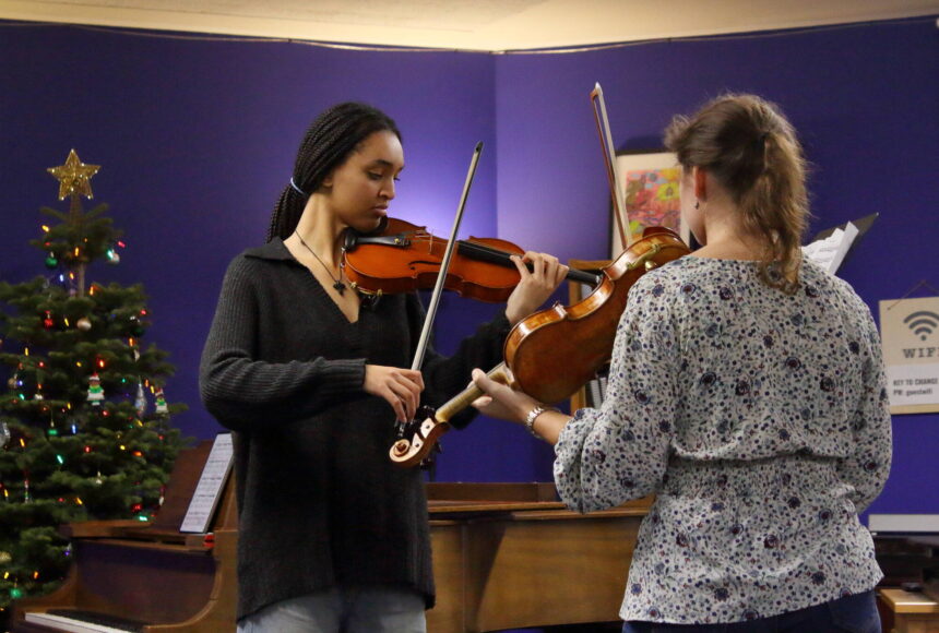 <p>Key to Change student Eden Pawlos receives a private lesson from Seattle Symphony violinist Ilana Zaks at the Renton studio. Photo by Keelin Everly-Lang / the Mirror</p>