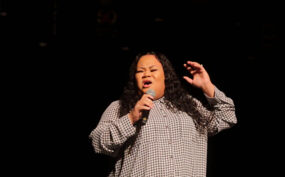 Photo by Keelin Everly-Lang / the Mirror
Kenisha Blackman peforms both National Anthems: the Star Spangled Banner and Lift Every Voice and Sing at the MLK Jr. Celebrbration on Jan. 18 in Federal Way.